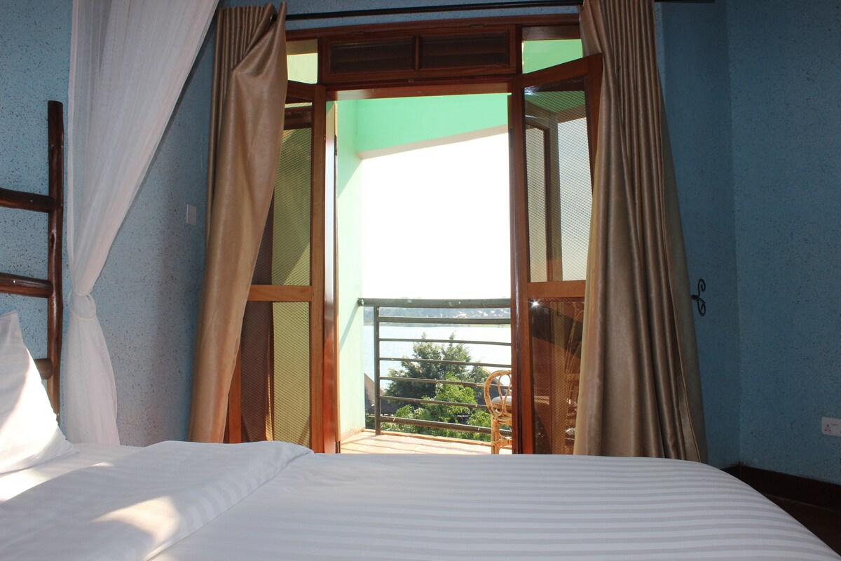 Premium bedding, memory foam beds, desk, laptop workspace