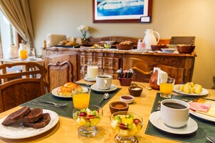 Daily cooked-to-order breakfast (ARS 55000 per person)