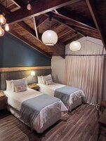 Premium bedding, down comforters, in-room safe, individually decorated