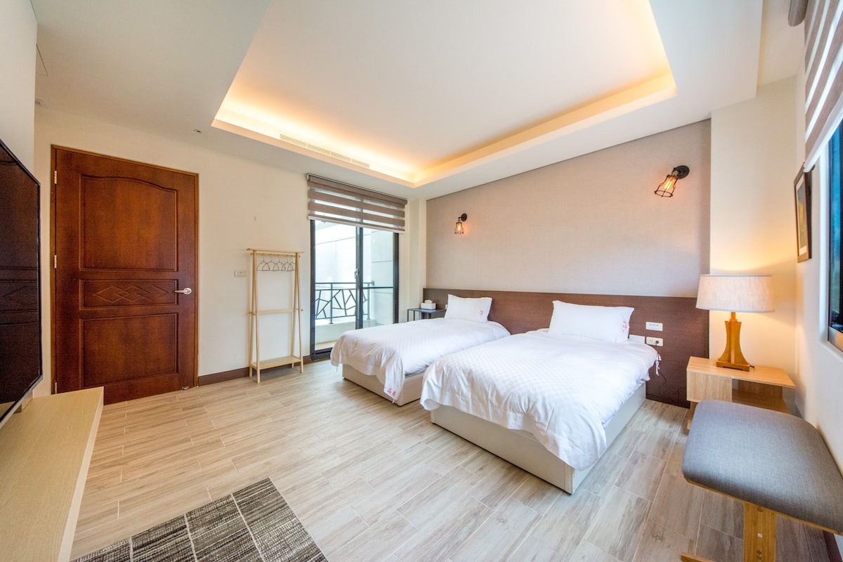 Comfort Twin Room, 2 Twin Beds | 1 bedroom, soundproofing, rollaway beds, free WiFi