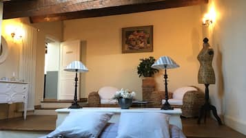 Kamar Deluks, 1 Tempat Tidur Double, pemandangan kolam renang | Wi-Fi gratis dan seprai linen