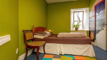 In-room safe, free WiFi