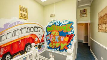 In-room safe, free WiFi