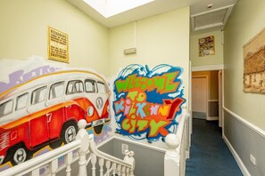 In-room safe, free WiFi - MacGabhainn's Backpacker Hostel (Kilkenny)