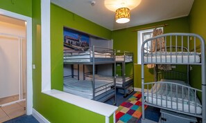In-room safe, free WiFi - MacGabhainn's Backpacker Hostel (Kilkenny)