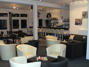 Bar (on property) - Hotel Finkenberg (Blankenheim)