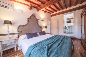 3 chambres, fer et planche à repasser, Wi-Fi, draps fournis