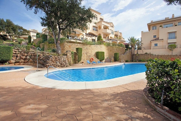 Pool - Large two bedroom apartment Elviria (Marbella)