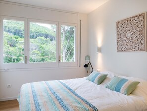 3 soveværelser, strygejern/strygebræt, internetforbindelse, sengetøj