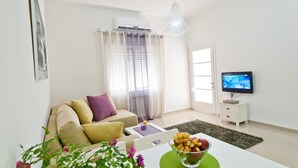 Apartment, 2 Bedrooms | Living room - Eshkol Housing Executive Apartments (Haifa)