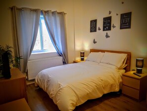 1 غرفة نوم ومكواة/لوح كي وواي فاي وملاءات أسرّة