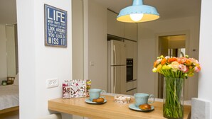 Coffee/tea maker, full-size fridge, microwave, oven - ESHKOL HOUSING – WALLENBERG Luxury COMPLEX (Haifa)