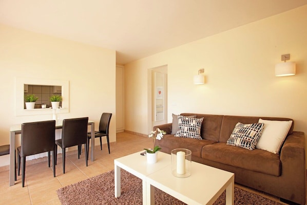 Living area - Beachside small house with garden (Marbella)