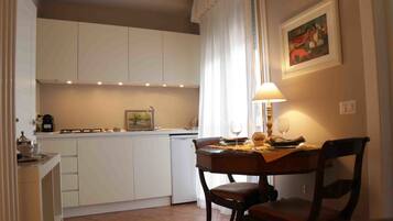 Deluxe-Apartment, Balkon | Eigene Küche