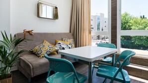 Family Studio | In-room dining - Eshkol Housing – Moriya Luxury Suits Complex (Haifa)