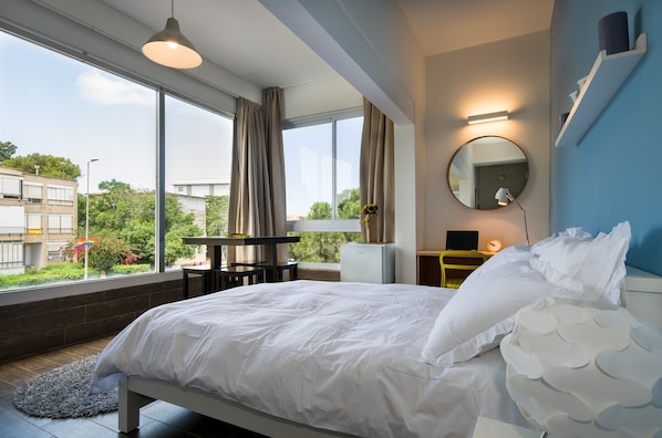 开间 | 办公桌、隔音、免费 WiFi