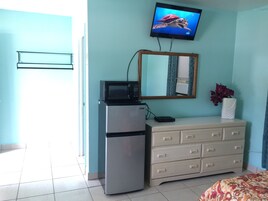 Room, 1 Double Bed, Non Smoking | Room amenity