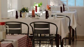 Frühstück, Mittagessen und Abendessen