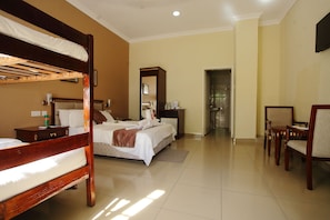 Chambre Quadruple Deluxe, vue lac