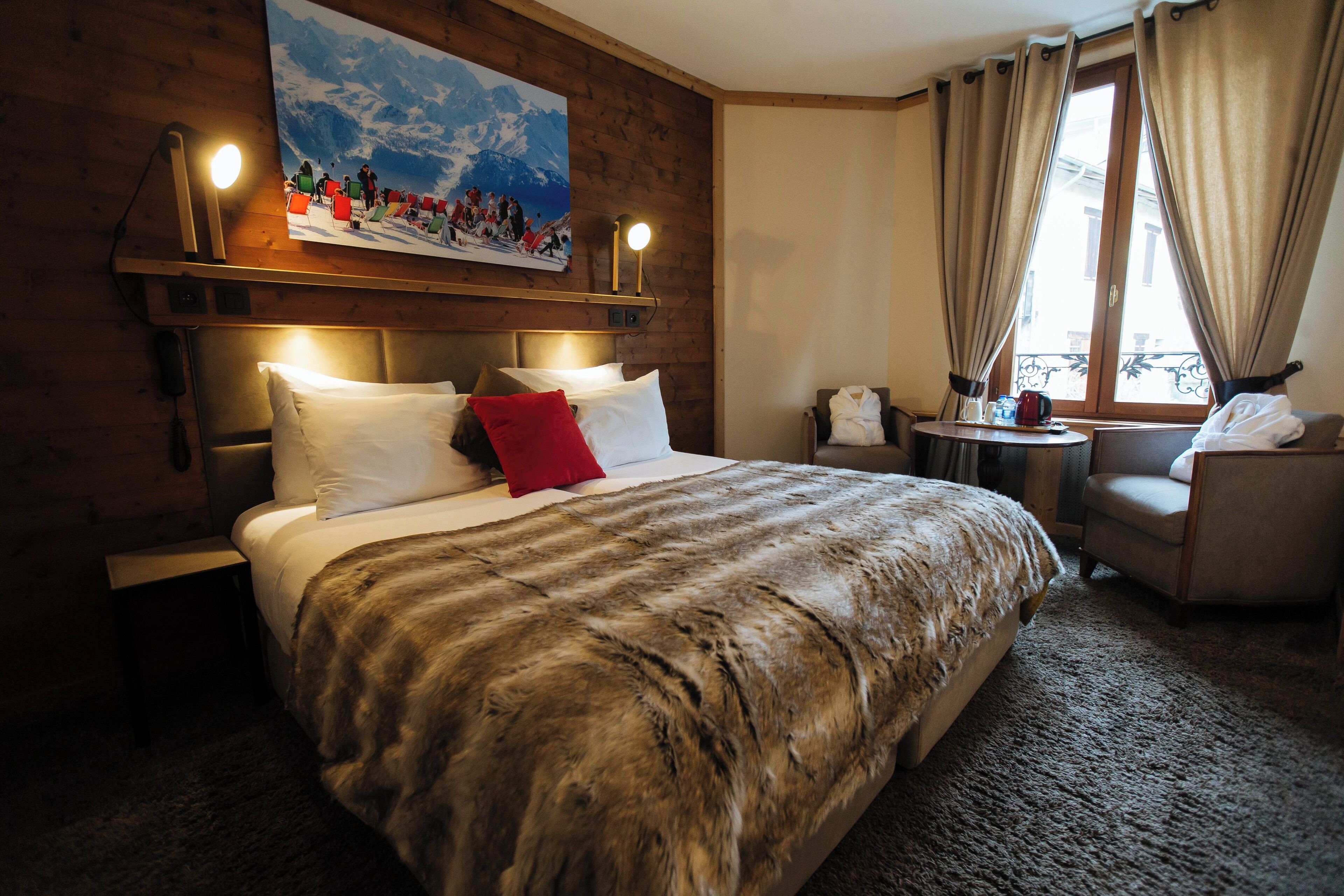 Comfort kamer | Lakens van Egyptisch katoen, luxe beddengoed, een kluis op de kamer