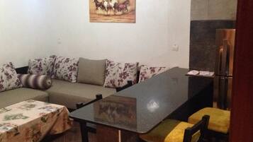 Apartemen, 2 kamar tidur | Area keluarga | TV plasma