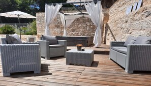 Bain à remous extérieur