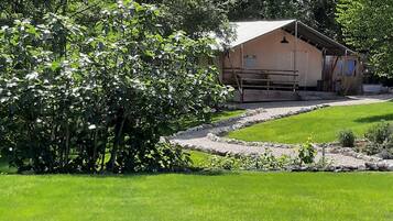 Down duvets, individually decorated, individually furnished, free WiFi