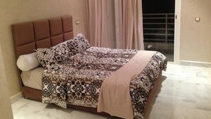 Appartamento, 3 camere da letto, non fumatori | 3 camere, tende oscuranti, ferro/asse da stiro, lenzuola