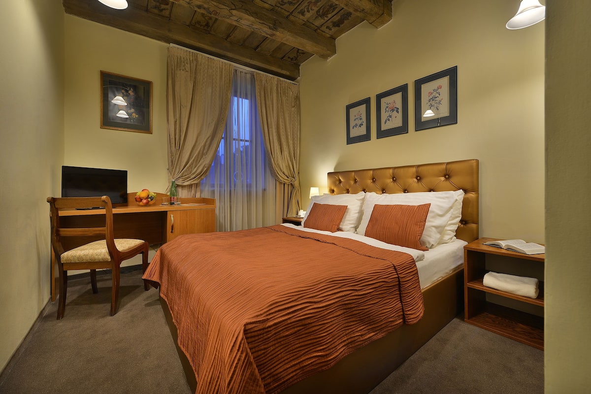 1 bedroom, minibar, in-room safe, individually furnished