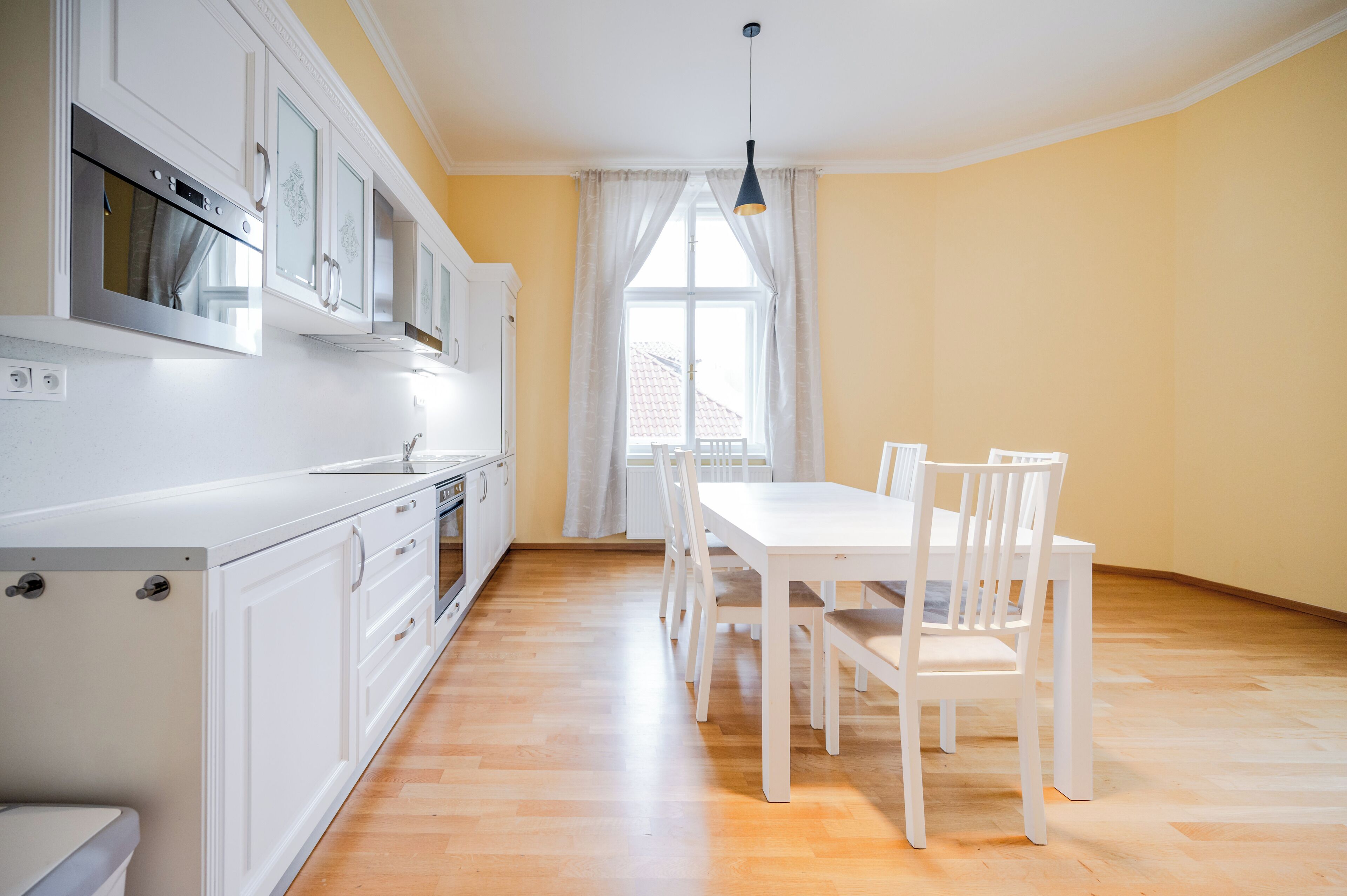 apartment - drazickeho namesti annex | in-room dining