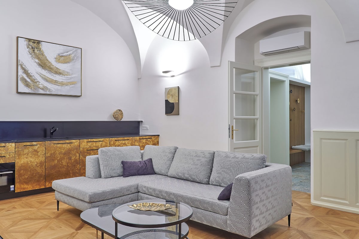 Apartment - Mostecka Annex | 1 bedroom, minibar, in-room safe, individually furnished