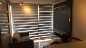 Flat-screen TV - AM Departamentos (Santiago)