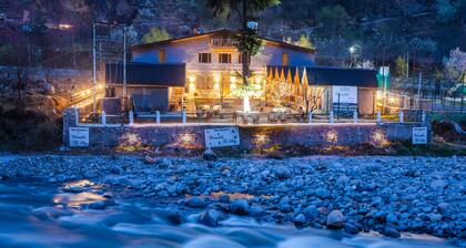 Winterfell The Stay, Unique River Front Resort