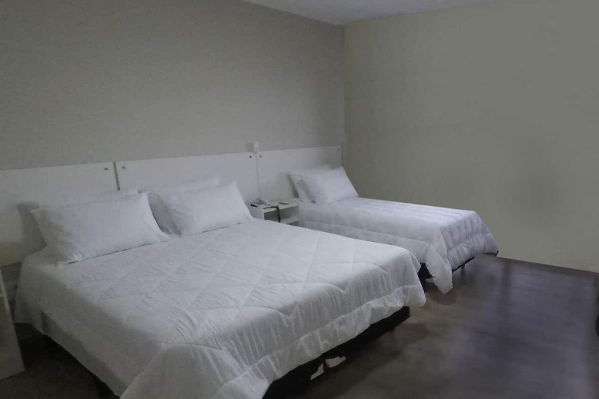 Standard Apartment | Minibar, desk, blackout drapes, soundproofing