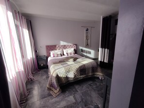 Superior-Dreibettzimmer, barrierefrei, mit Bad