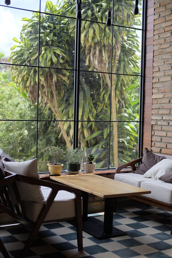 Coffee service - Vi-la Homestay Café (Da Lat)