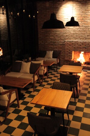 Coffee service - Vi-la Homestay Café (Da Lat)