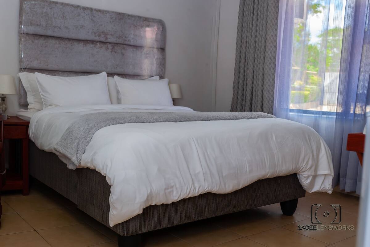 套房 (Queen Suit) | 床单