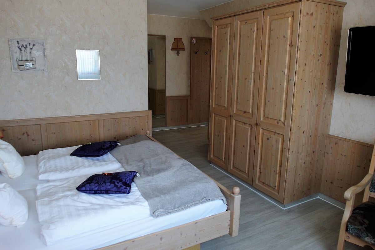 Traditional Double Room | Hypo-allergenic bedding available, in-room safe, WiFi (free)