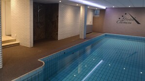 Piscine couverte