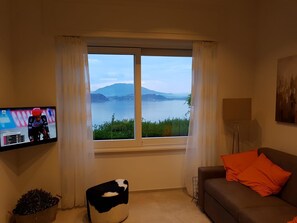 Panoramic Apartment, 1 Bedroom | Living area | Flat-screen TV - BMP Apartment Azalea (Belgirate)