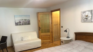 Family Apartment, 1 Bedroom | 1 bedroom, free WiFi, bed sheets - BMP Apartment Stella Alpina (Saint-Vincent)