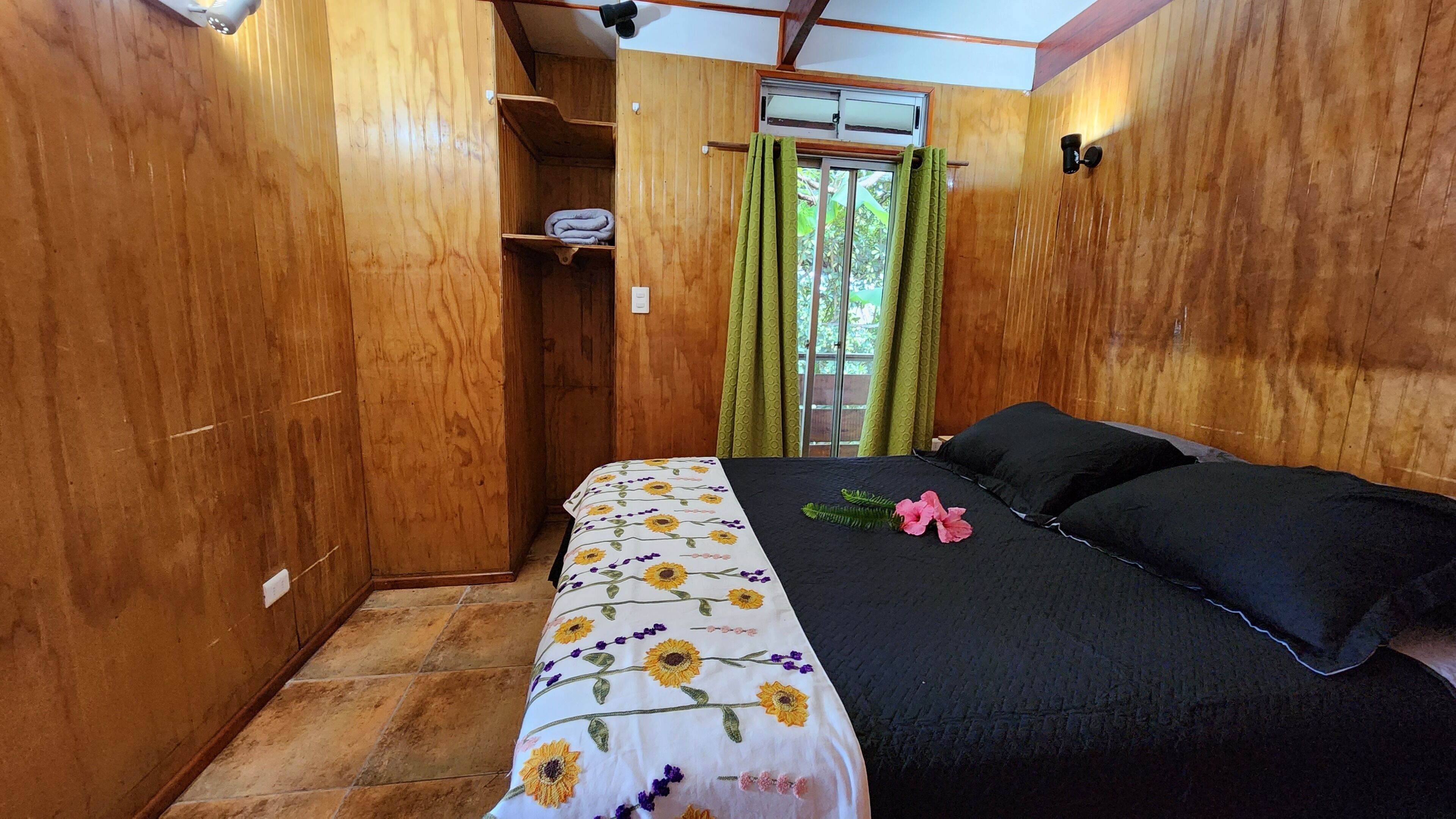 Cabana superior, 1 quarto, para não fumantes, cozinha | 4 quartos, individualmente decorados, individualmente mobiliados