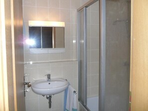 Shower - Landgasthaus Gemsennest (Feldberg)