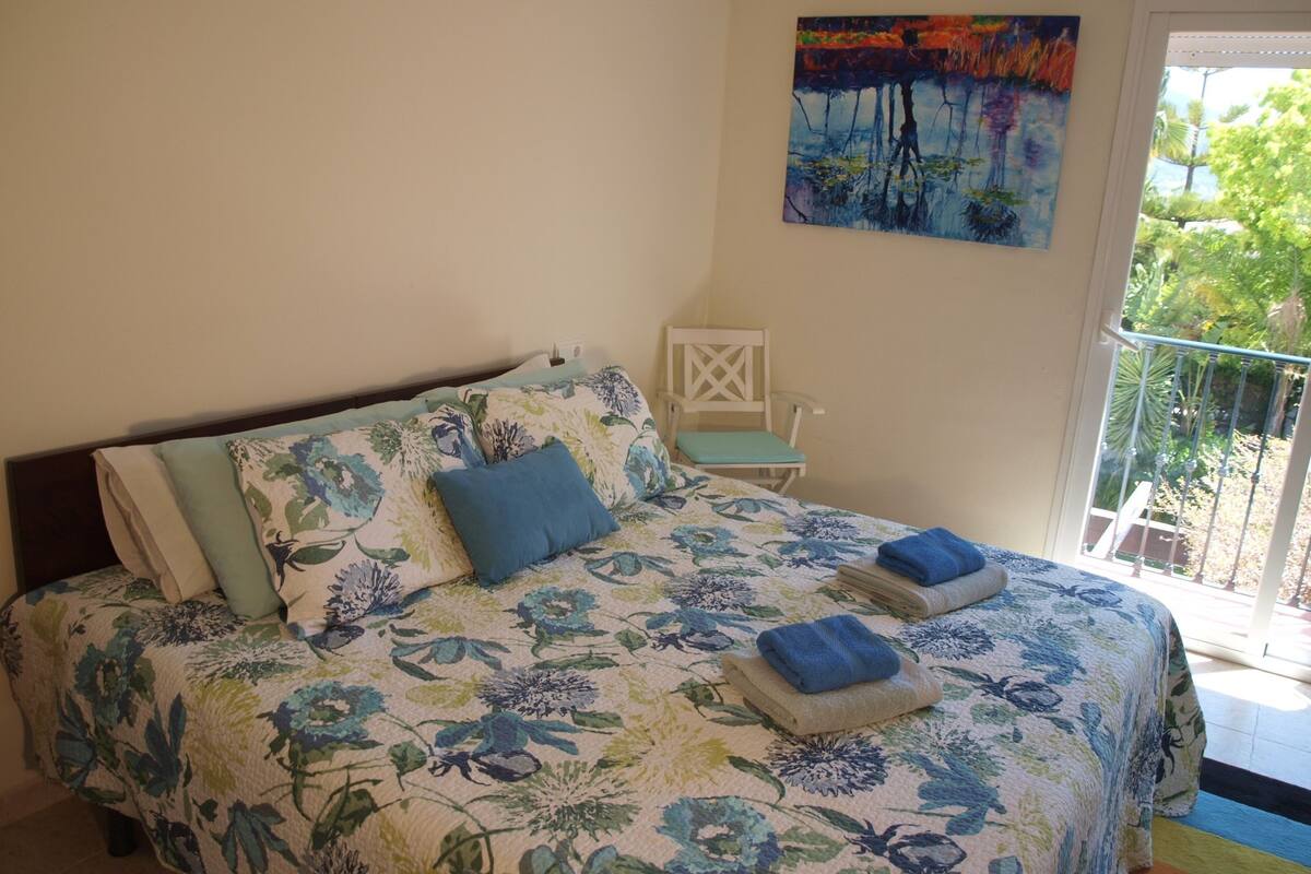 Zweibettzimmer, Gemeinschaftsbad | Bügeleisen/Bügelbrett, kostenlose Babybetten, kostenloses WLAN