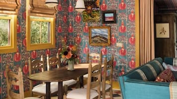 Gimme Shelter | 1 bedroom, Egyptian cotton sheets, premium bedding, down duvets