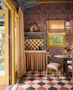 Gimme Shelter | Egyptian cotton sheets, premium bedding, down comforters, pillowtop beds - Cottages at Little Saint (Healdsburg)