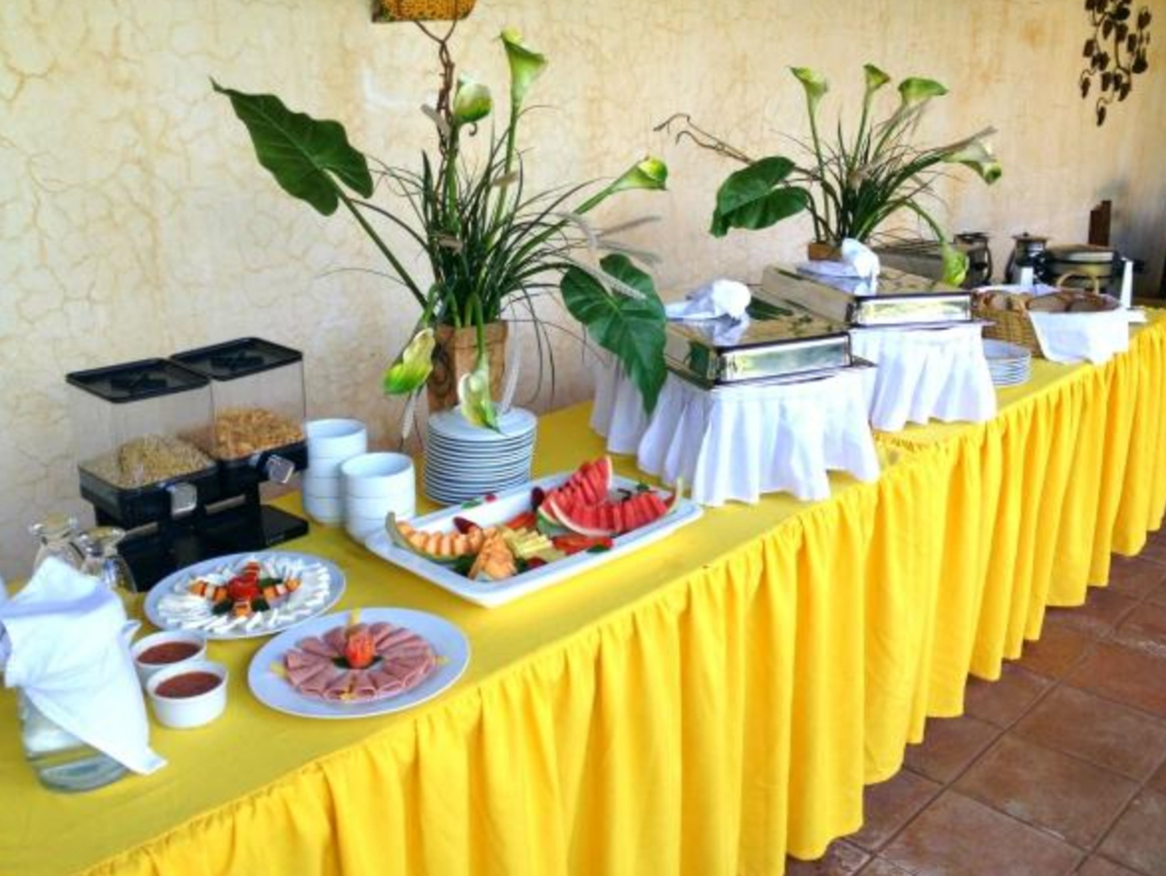 breakfast, lunch, dinner served; local and international cuisine