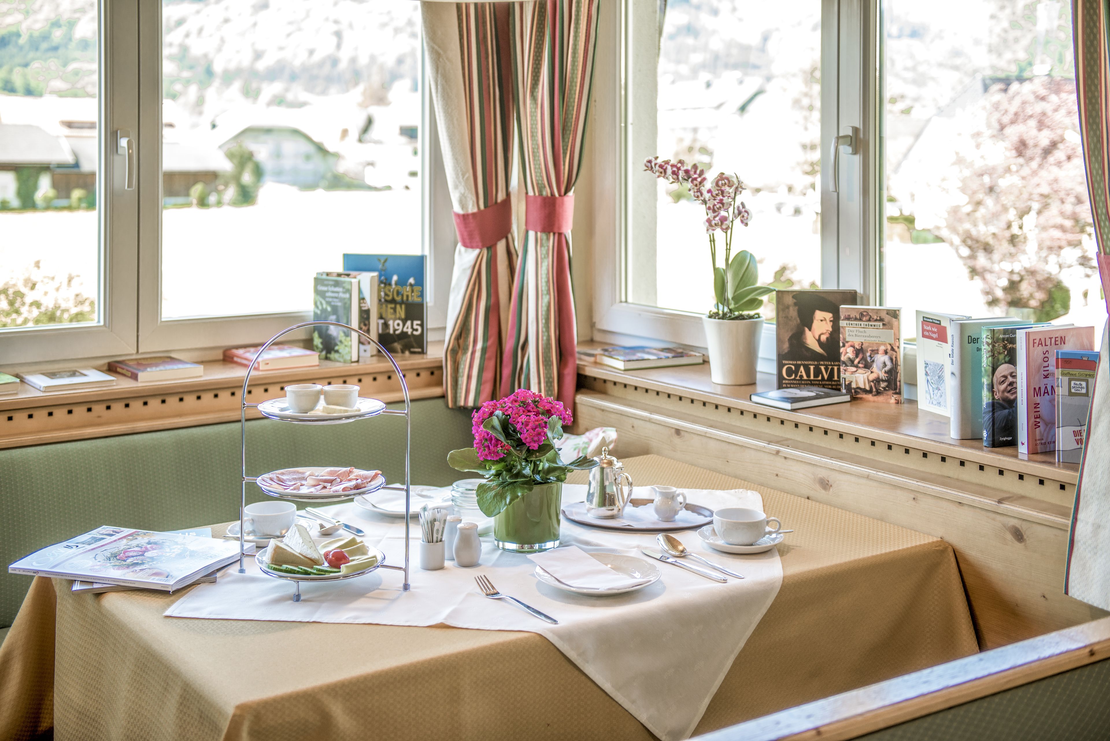 Tägliches inbegriffenes kontinentales Frühstück