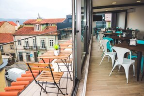 Se ofrece un desayuno continental (5 EUR por persona)